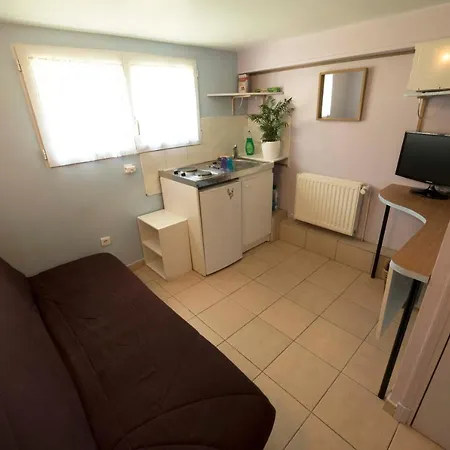 Charmant Studio Equipe Proche Paris Et Versailles Chaville Exterior photo